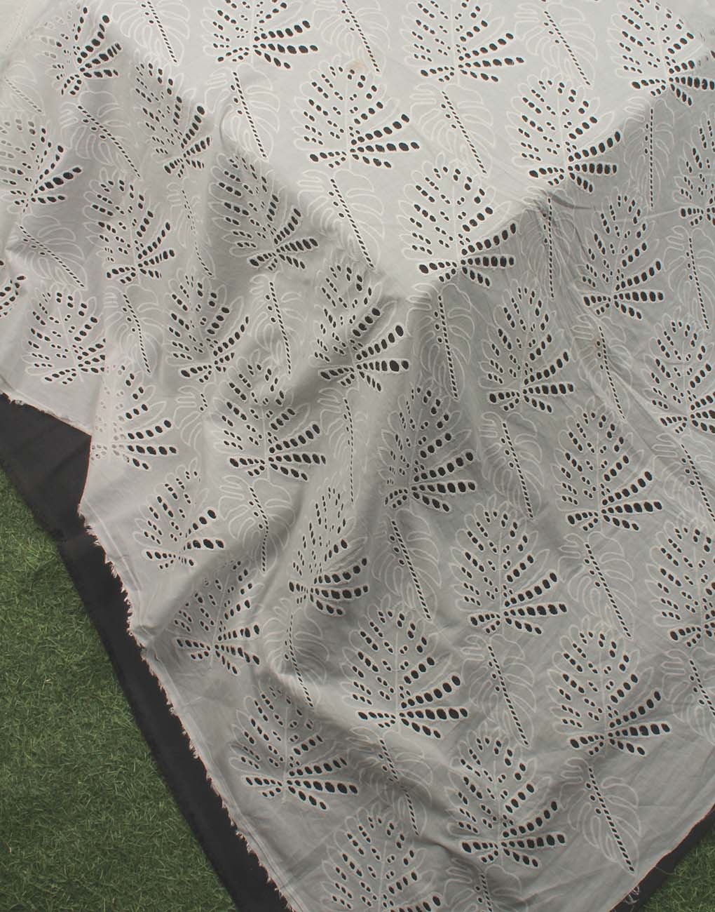 White Cotton Hakoba – Big Leaf Embroidery - Image 3